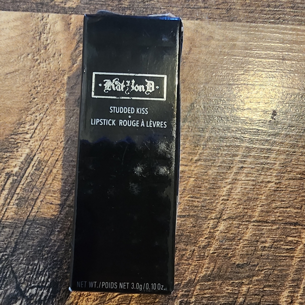 KVD Nayeon Lipstick